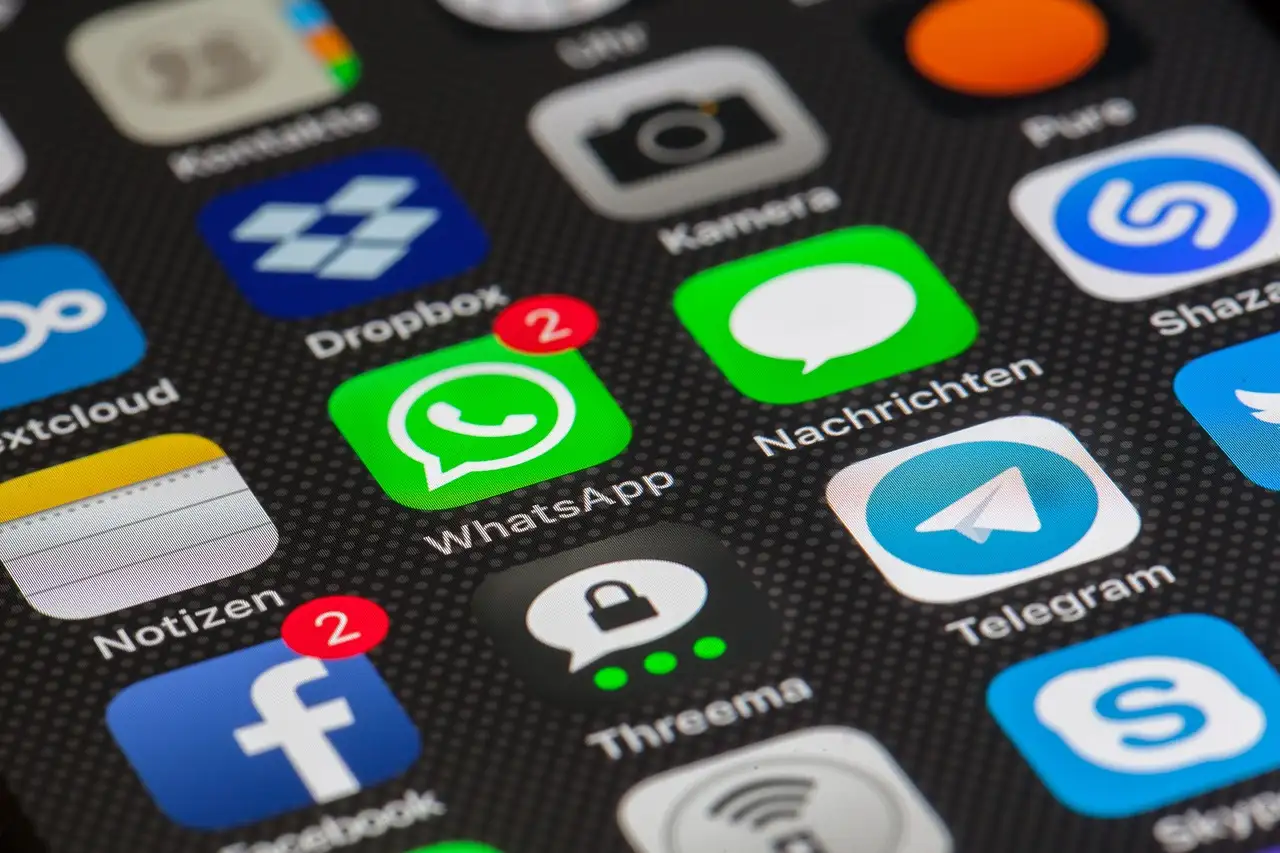 Whatsapp nachricht an mehrere kontakte iphone